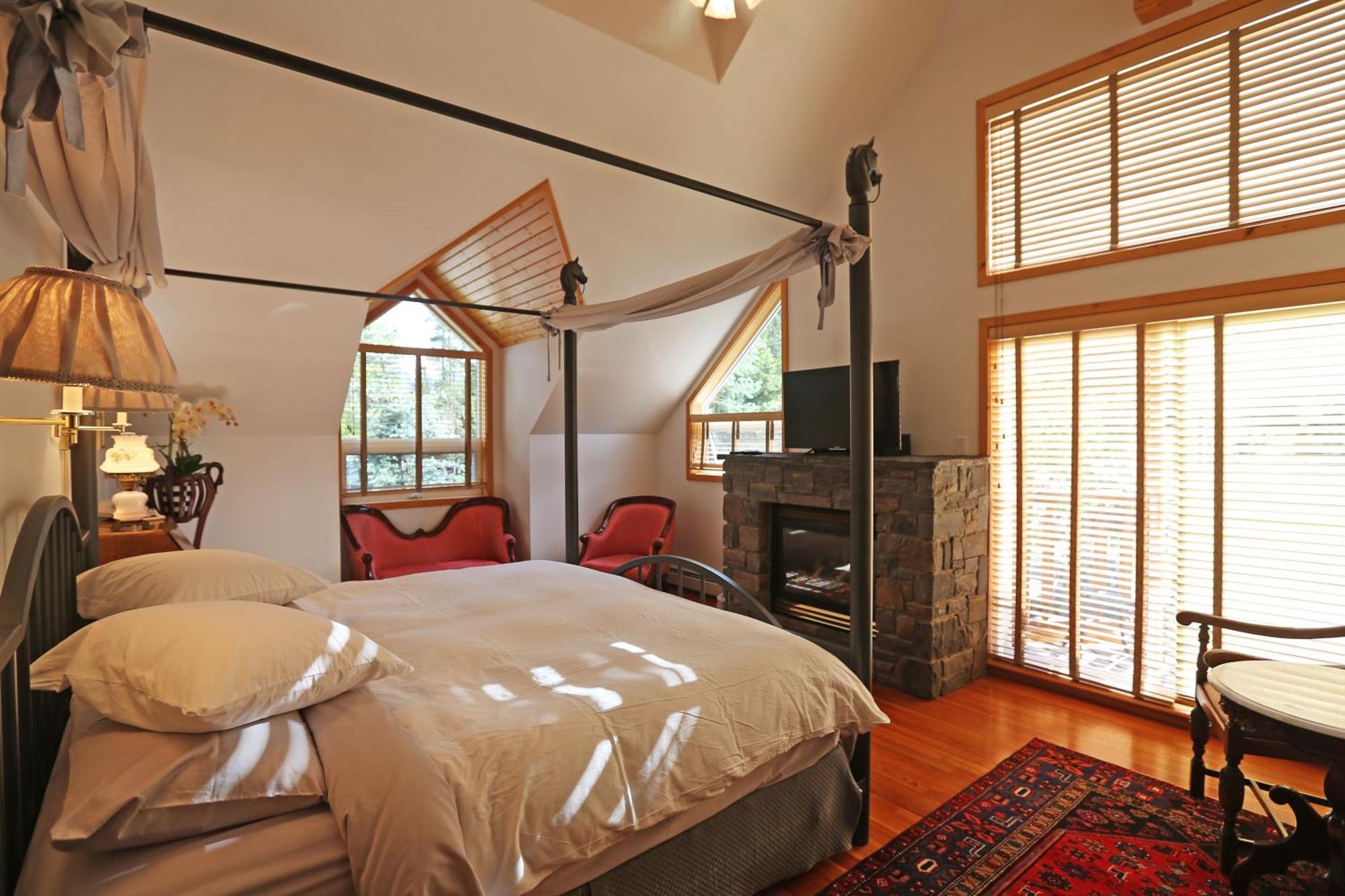 Beaujolais Boutique B&B At Thea'S House Banff Dış mekan fotoğraf