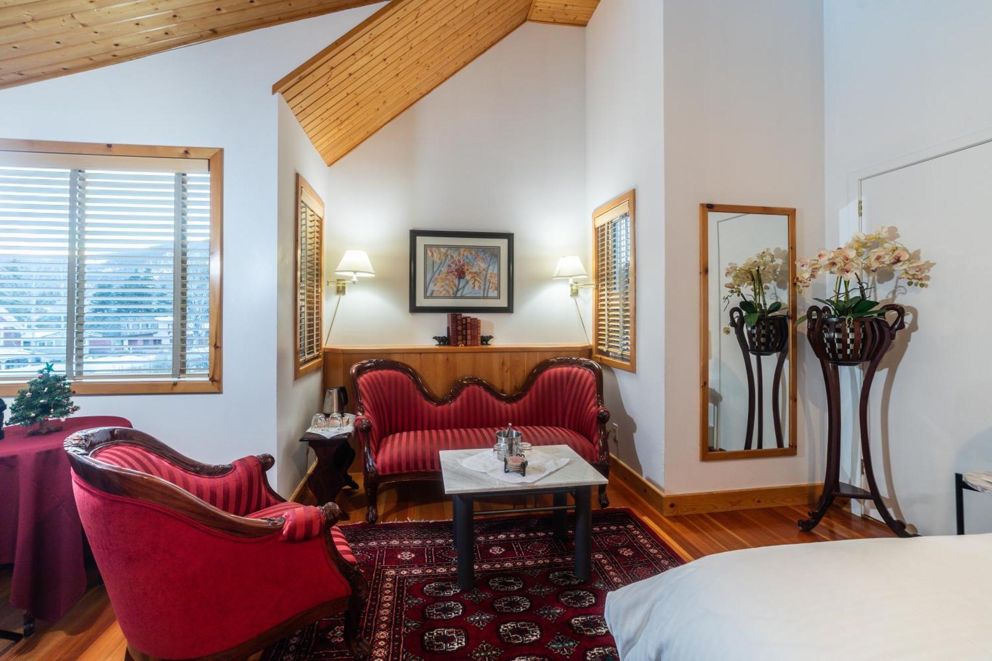 Beaujolais Boutique B&B At Thea'S House Banff Dış mekan fotoğraf
