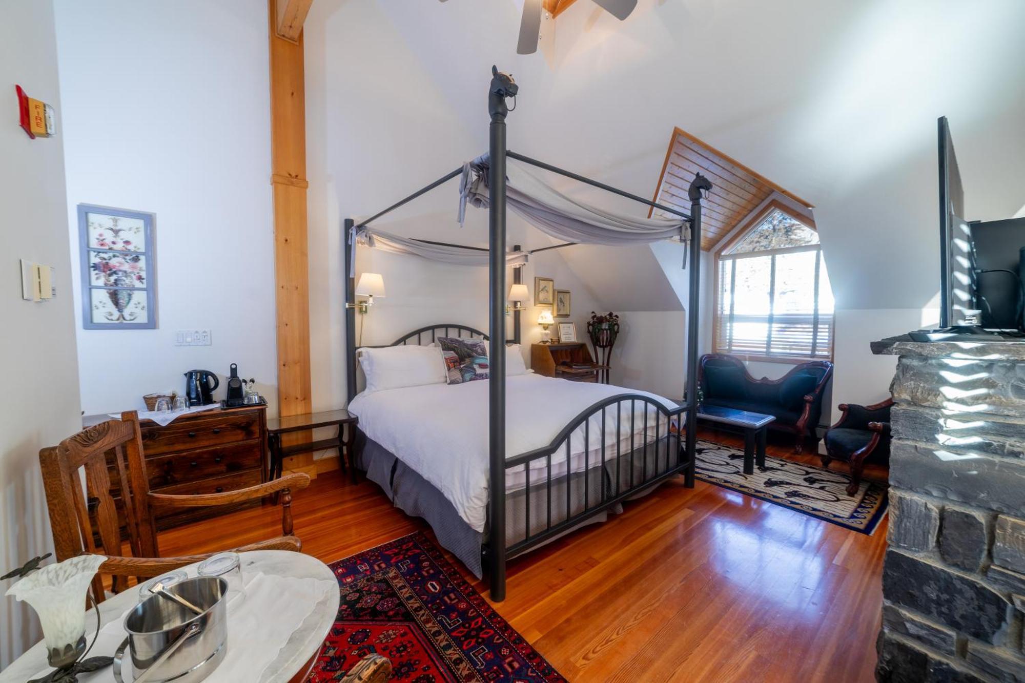 Beaujolais Boutique B&B At Thea'S House Banff Dış mekan fotoğraf