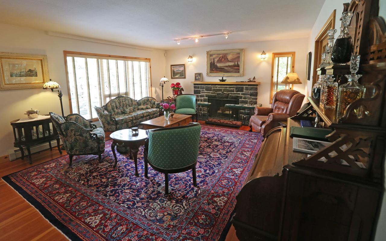 Beaujolais Boutique B&B At Thea'S House Banff Dış mekan fotoğraf